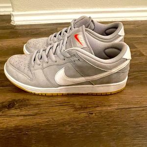 Nike dunk low SB Grey Gum size 9